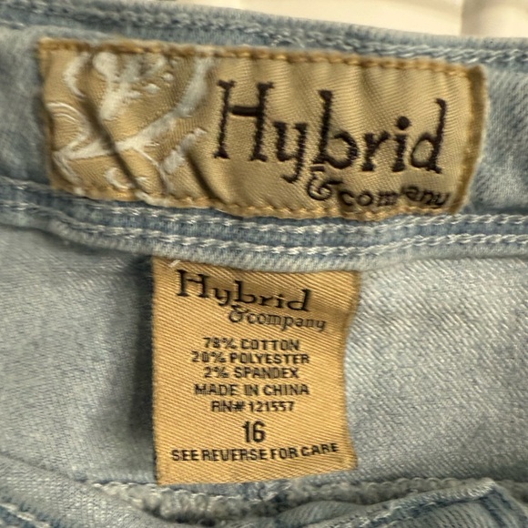 Women’s Size 16 Hybrid & Company Light Coloured Denim Capris 5 Pocket Design - Picture 5 of 8